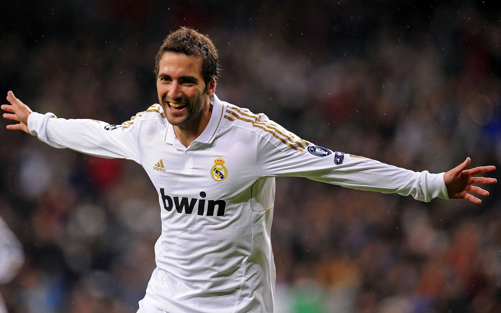 _运动员公益活动：回馈社会传递正能量_，运动员慈善