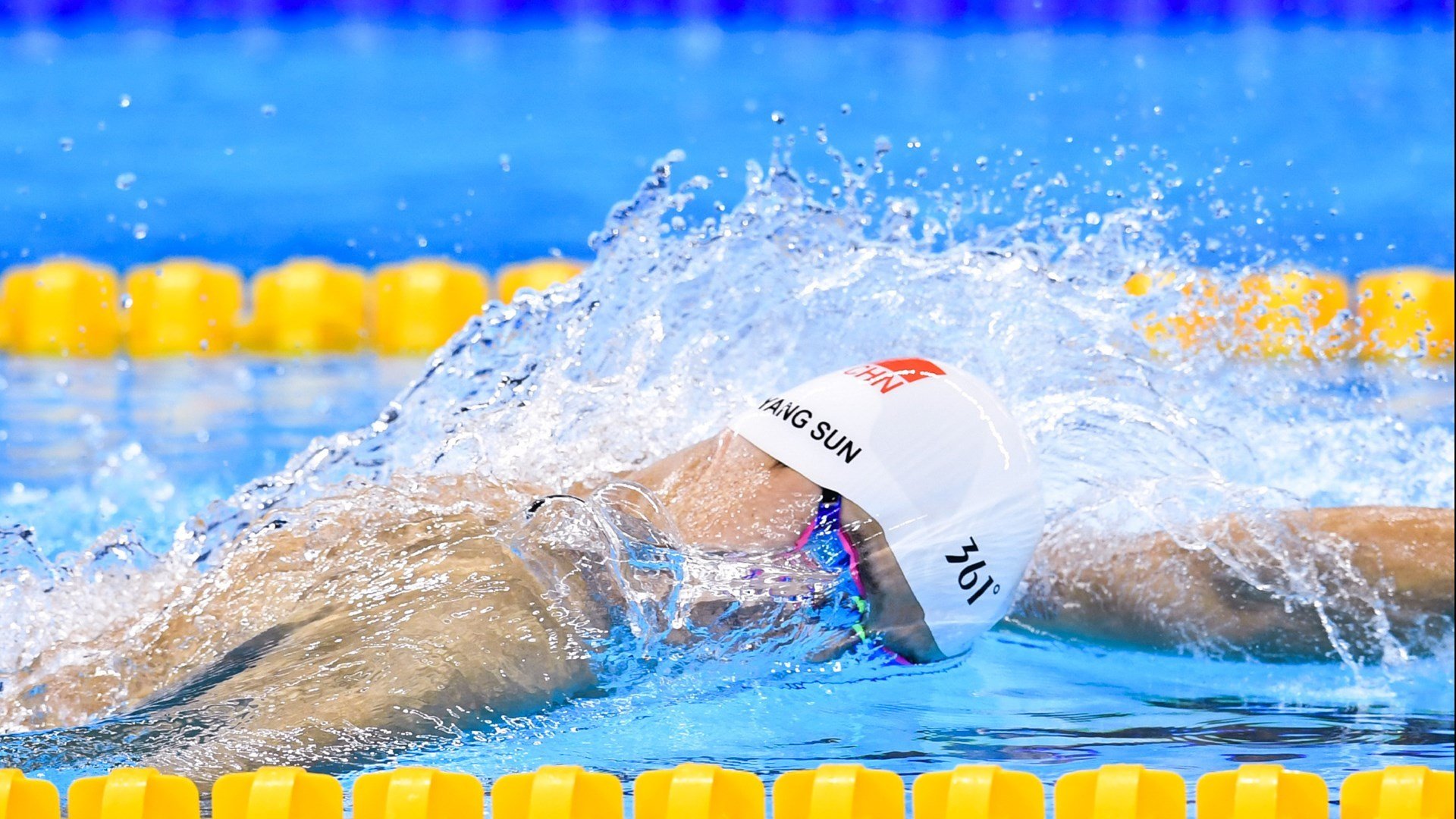 《精彩的战术布局：专家拆解经典比赛》